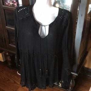 Knox Rose black longer in back top medium